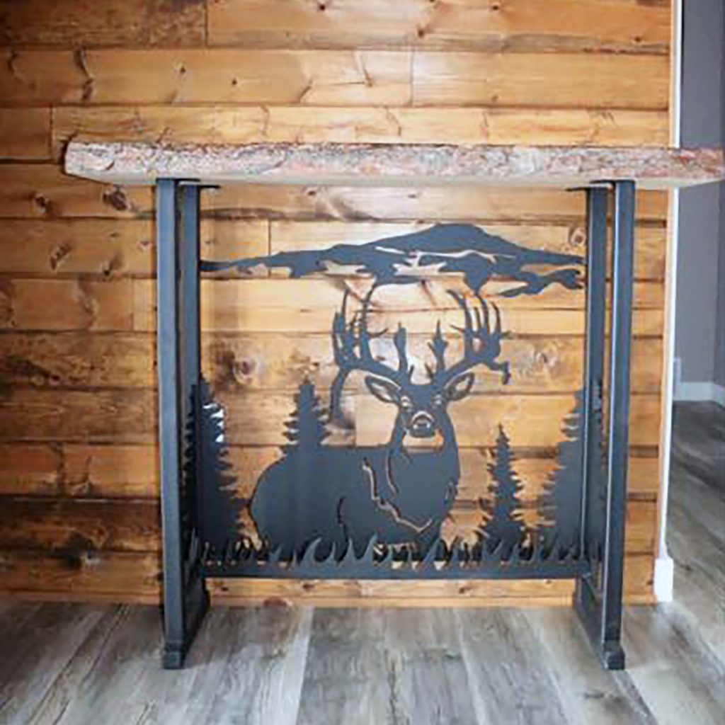 WHITETAIL BUCK TABLE
